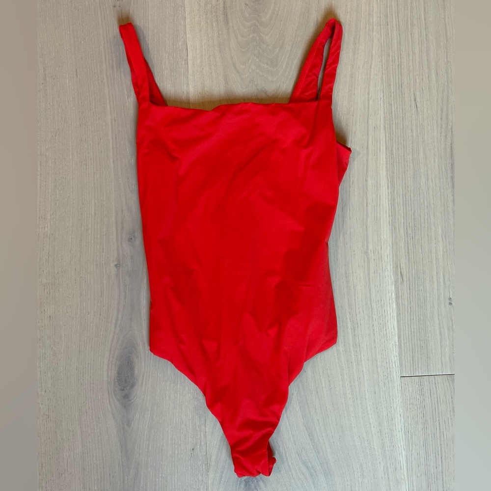 NWOT SKIMS red fits everybody square neck bodysuit small